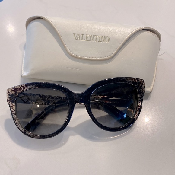 Valentino sunglasses - Picture 1 of 6
